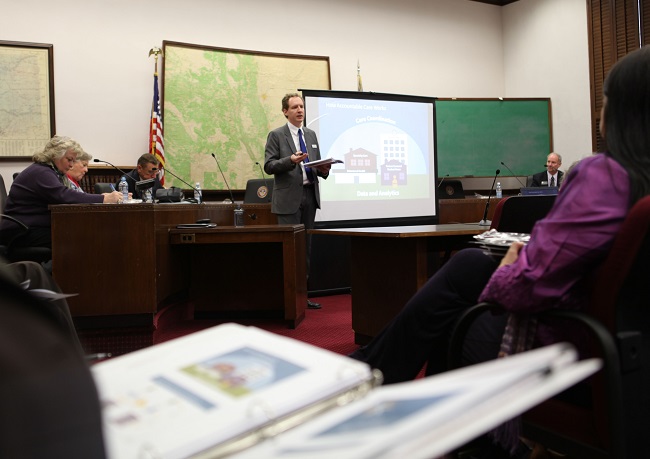 Jeff Bontrager presents during 2012 legislative roundtables 